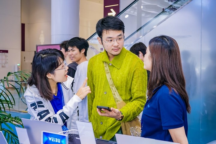 产业园生态赋能“中国板王”！微步信息扎根深圳科技工业园15载，携AI硬核技术闪耀高交会